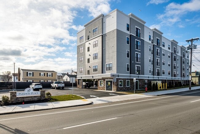 Photo - 450 American Legion Hwy Apartamentos Unidad 2