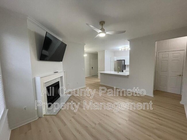 Building Photo - 130 River Landing Dr Unit 3310