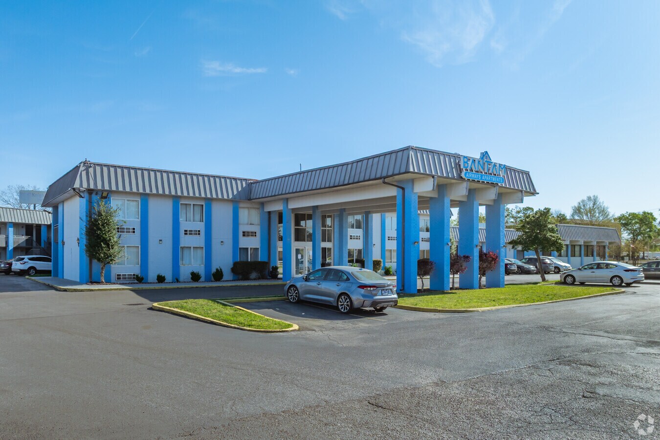 Photo - Bantam Apartments