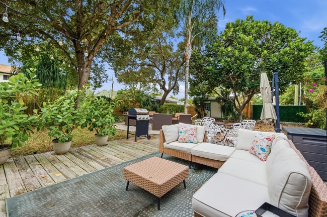 Photo - 117 S Palmway