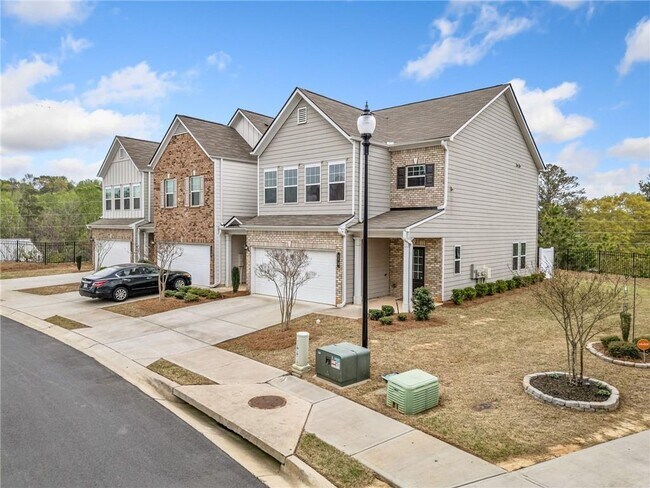 Photo - 175 Madison Bend