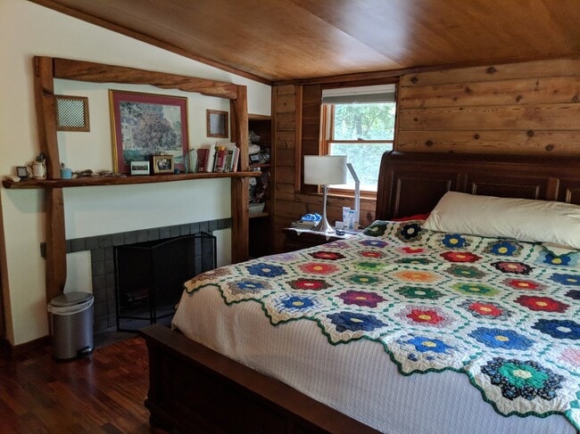 Photo - 1633 Leaird Dr