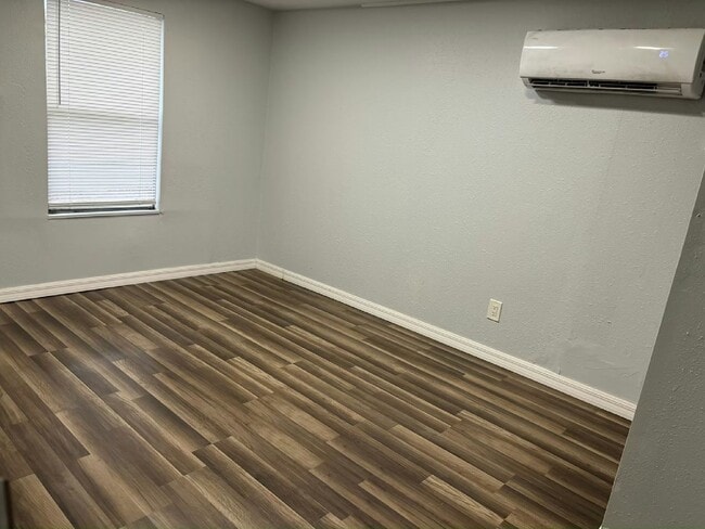 Photo - 11240 N Northwood Dr