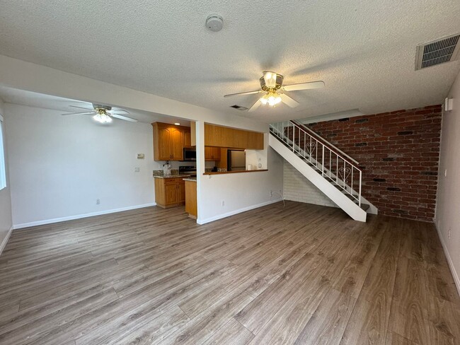 Charming 2-Bedroom, 1-Bathroom Condo in La... - Charming 2-Bedroom, 1-Bathroom Condo in La... Unit 3