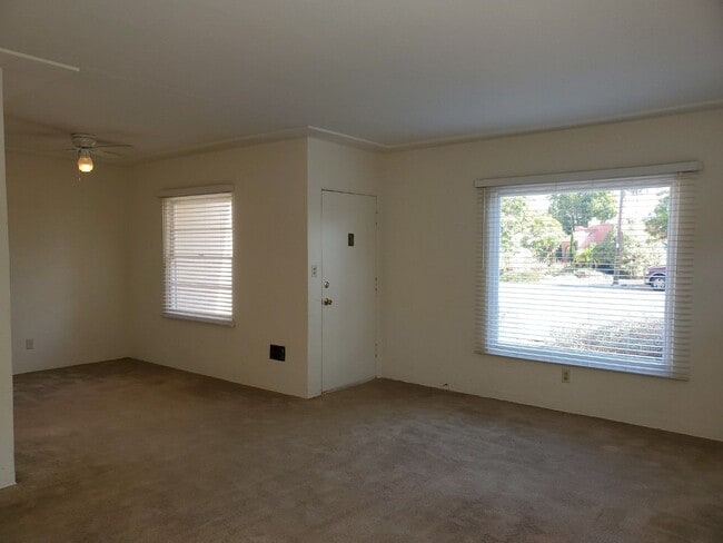 Photo - 3414 N Mountain View Dr