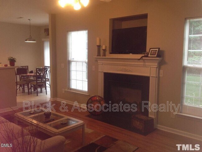 Photo - 1414 Crimson Creek Dr