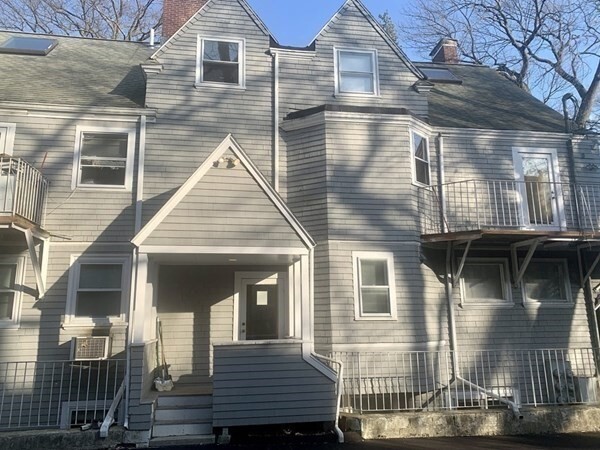 Building Photo - 127 Kilsyth Rd Unit 1