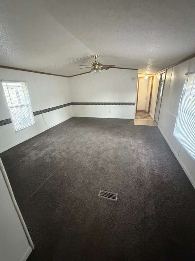 Photo - 905 W 37th Ave