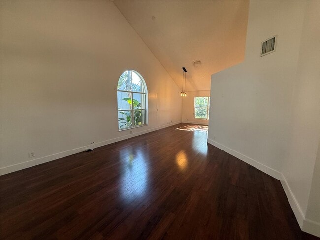 Photo - 2633 Bogota Ave