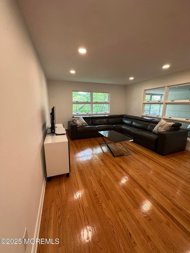 Photo - 172 Larchwood Ave