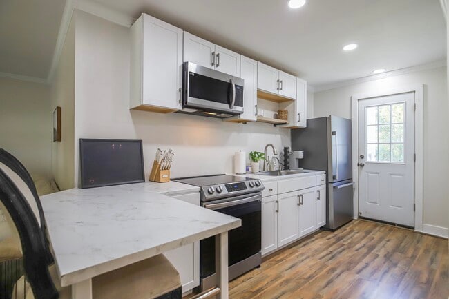 Photo - 504 Saint John St Unit 2