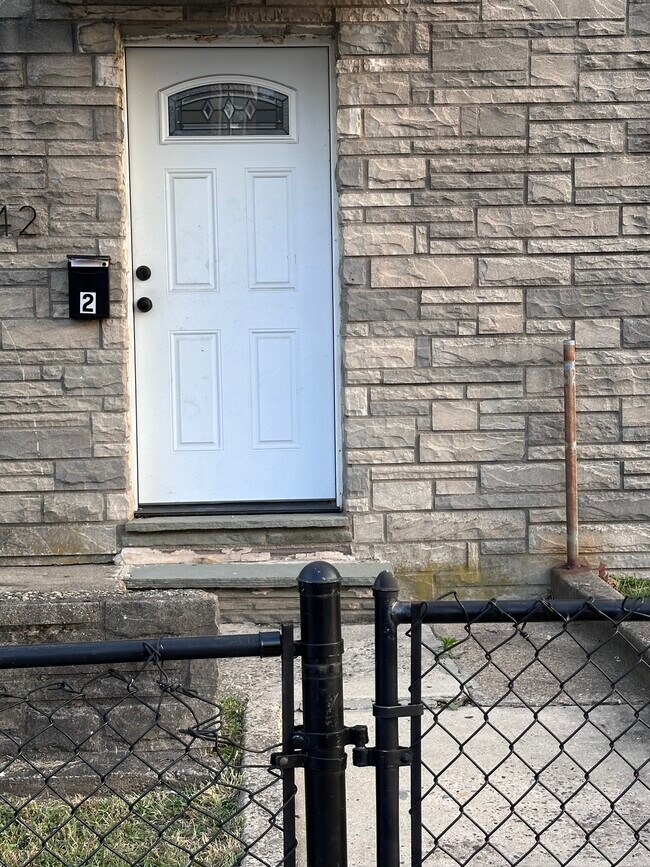 Building Photo - 6642 Lebanon Ave Unit Floor 2