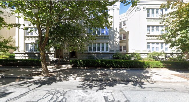Building Photo - 324 Saint Paul St Unit 2 Rental