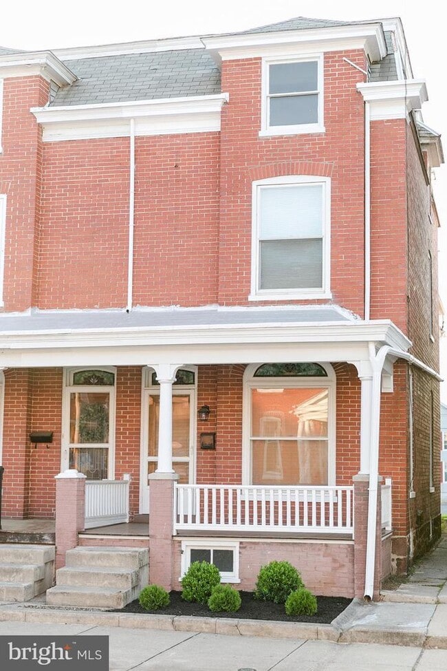 Photo - 102 Washington Ave