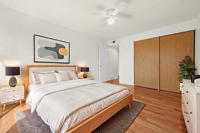 Photo - COURTYARD GARDENS APARTMENTS