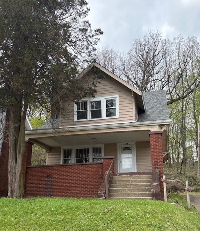 Building Photo - Spacious 3-Bedroom Home in West Akron with Appliances Included