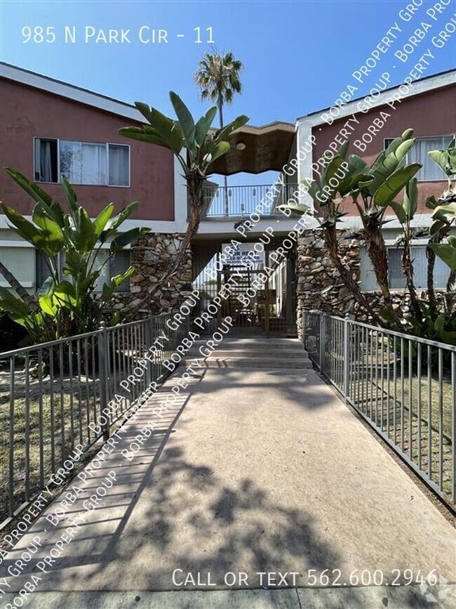 Building Photo - 985 N Pk Cir Unit 11 Rental