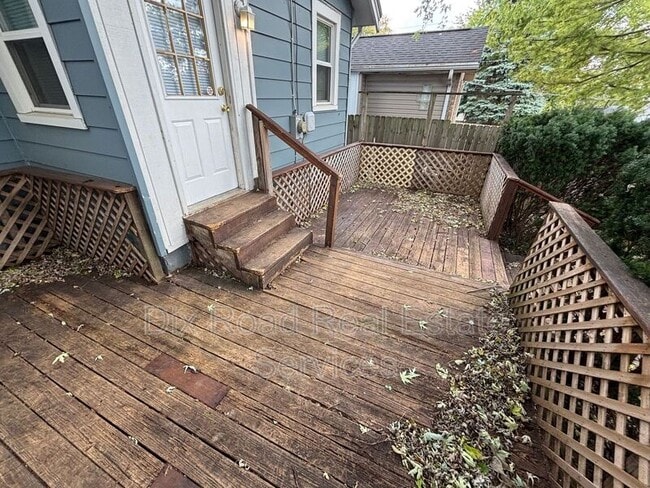 Photo - 1754 Suman Ave