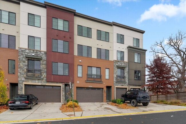 Building Photo - A Glimpse of Serene Living in Chantilly, VA