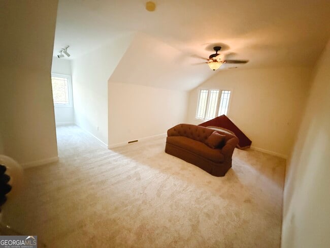 Photo - 1235 Robinson Rd