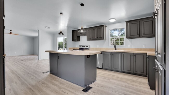 Photo - Spacious 4 Bedroom Home on 1 acre!