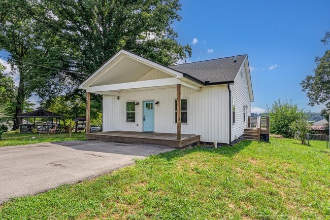 Building Photo - 5004 Knoxwood Dr
