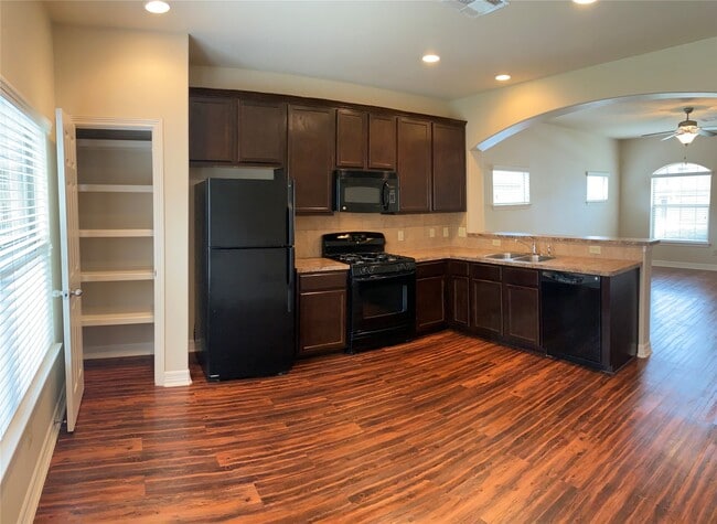 Photo - 56 Woodland Hills Dr Unidad A