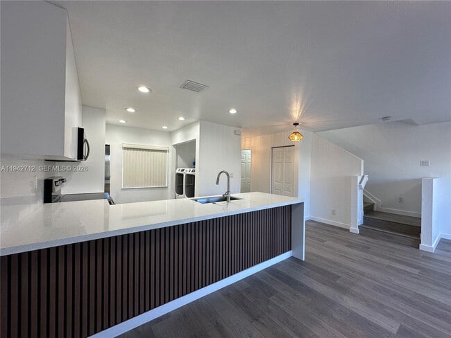 Photo - 322 NE 3rd St