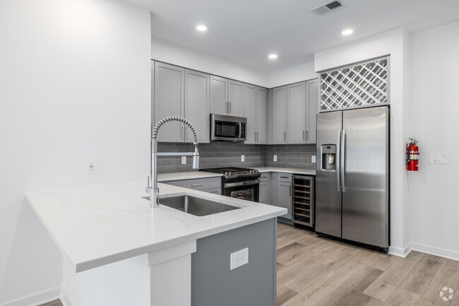 2BR, 2BA - 1,100SF - Kitchen