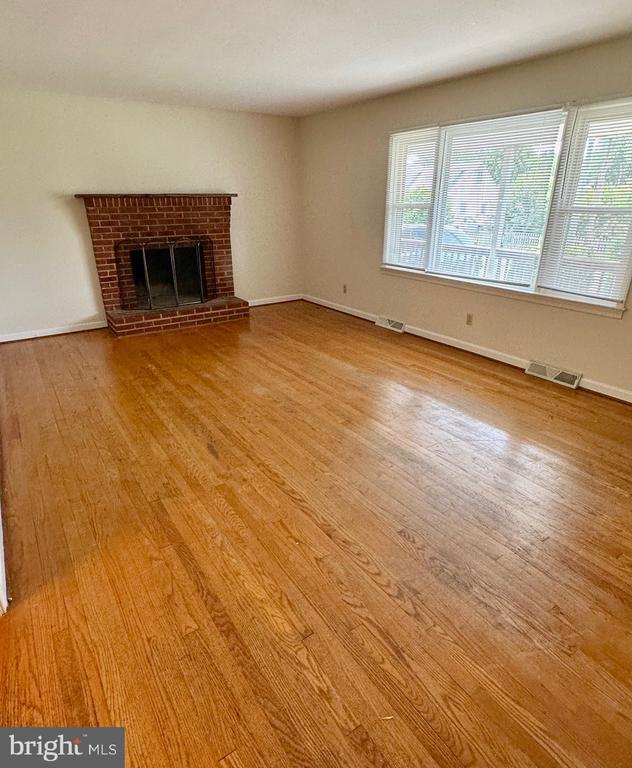Building Photo - 125 Hillcrest Dr Rental