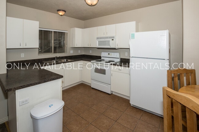 Photo - 837 E 620 N St