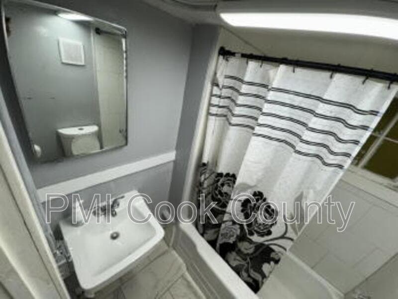 Photo - 1950 S Trumbull Ave Unit G