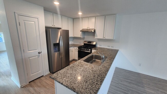 2815 Charpak Dr