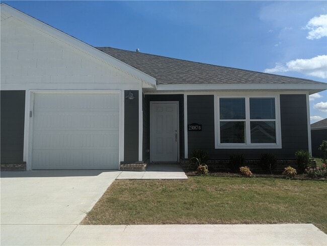 Photo - 610 W Loren Dr