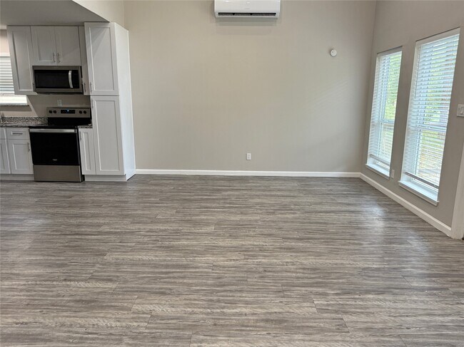 Photo - 220 St Croix Dr