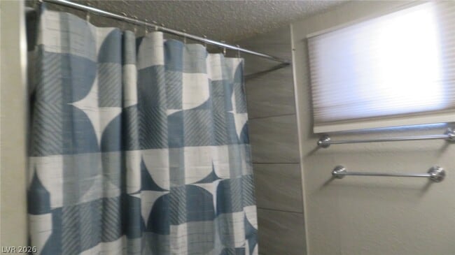 Photo - 5844 Willard St