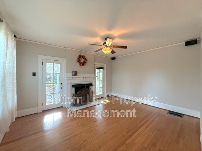 Photo - 613 S York St