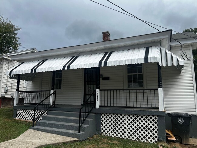 Building Photo - One Level House with Covered Front Porch