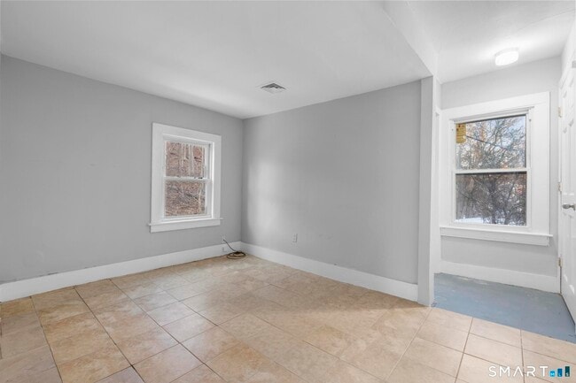 Photo - 19 Woodbridge Ave