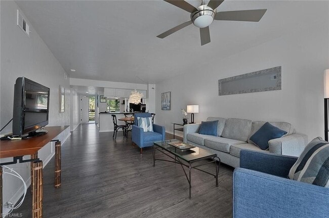 Photo - 15161 Cedarwood Ln Unidad 1205 Rental