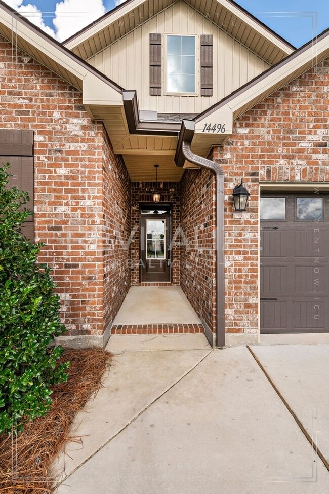 Photo - Stunning Luxury Home in Silverhill with Hu...