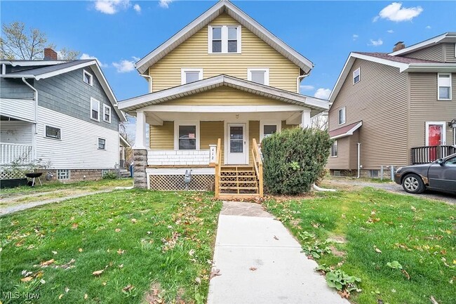 Three Bedroom One Bath House in Lorain - Three Bedroom One Bath House in Lorain