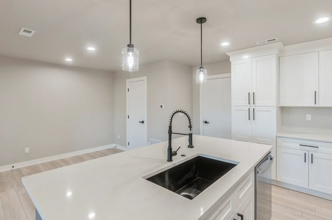 Photo - Beautiful near-new townhouse in Urbandale, available mid-August