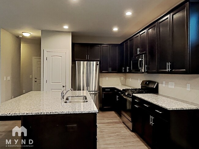 Photo - 321 Midnight Moon Dr