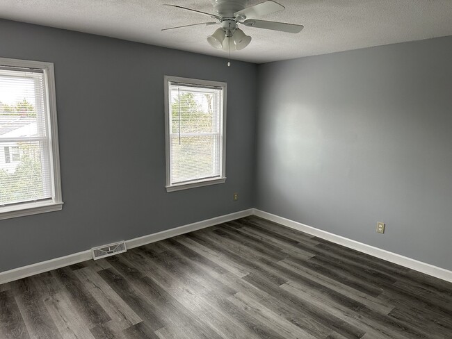 Photo - 101 Plaza Oaks Rd