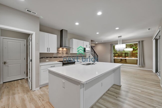 Photo - 3 BED & 2.5 BATH SINGLE FAMILY HOUSE FOR RENT