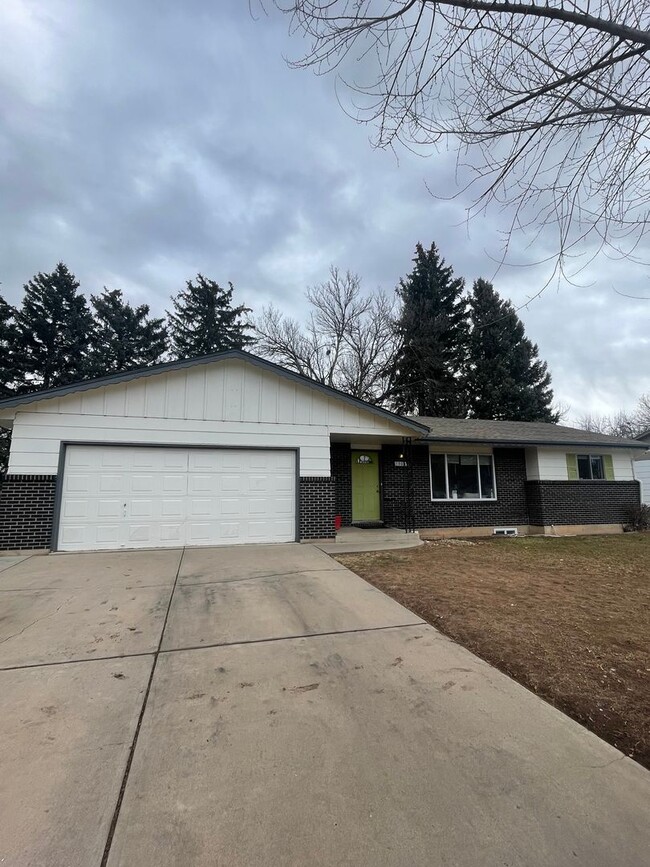 Building Photo - STUDENTS WELCOME! Spacious Home in West Ft. Collins w/ Large Fenced Yard, Garage