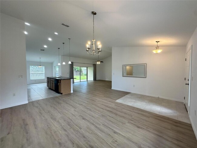 Photo - 37 Lewis Shire Pl