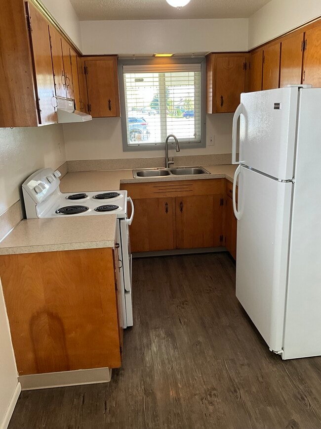 Photo - 162 NW 15th St