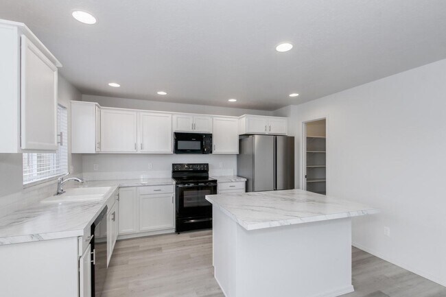 Photo - Newer 4 Bed / 2.5 Bath House For Rent _ Plus Large Bonus Room!!